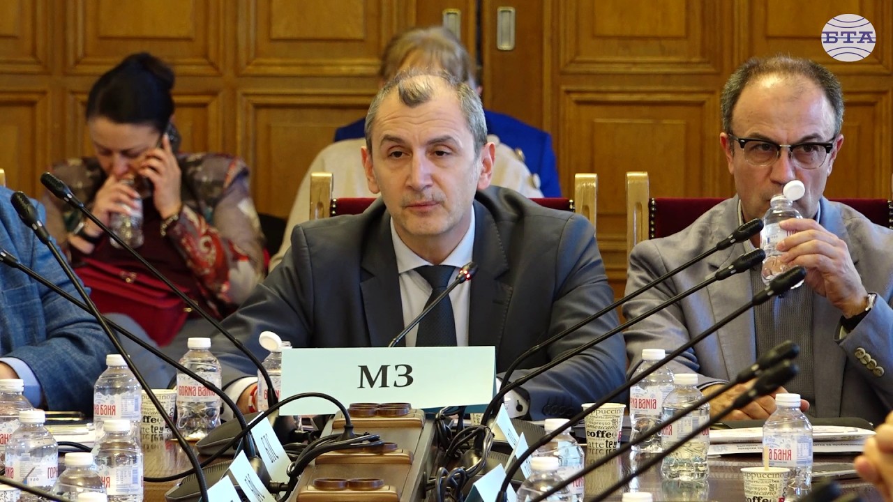 Предстои анализ на потребностите от медицински сестри от трети страни, каза служебният министър