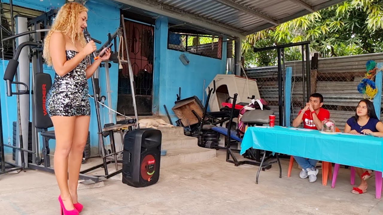 Lo mío no es el canto, lo mío es ser bonita 😳😍 Comienza el concurso de canto