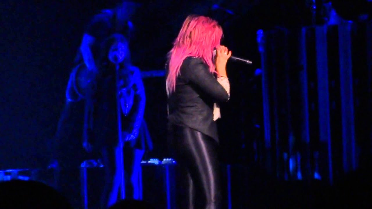 Demi Lovato - Two Pieces - The Neon Lights Tour Houston 02-19-2014