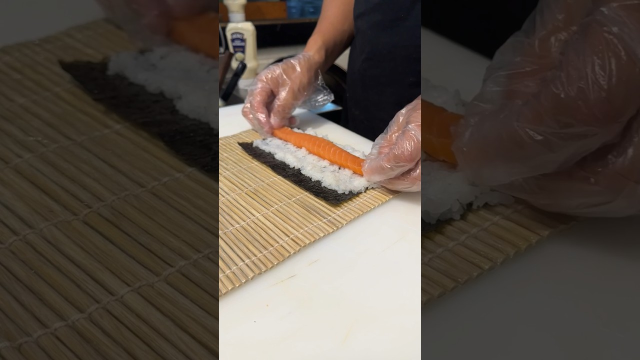 Salmon Maki 🍣 #food #sushilove #shorts #shortvideo #viral #viralvideo #fyp #foryou #sushi #salmon
