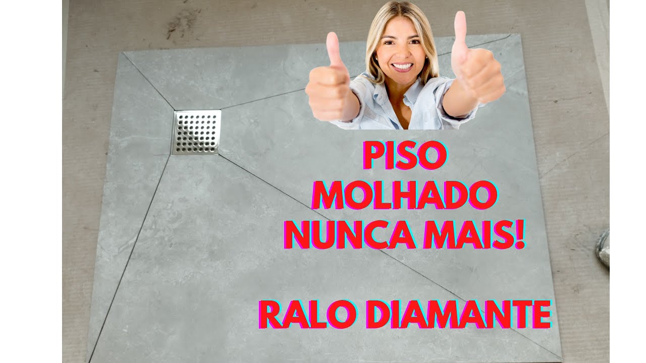 piso de  banheiro pequeno diamantado em porcelanato ou cerâmica  água empossada nunca mais
