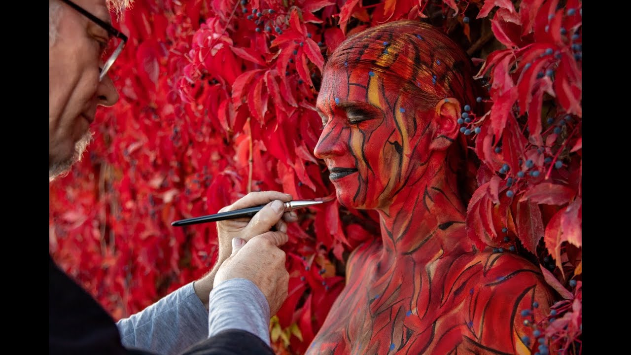 Table Book BODYPAINT IN NATURE by artist Jörg Düsterwald