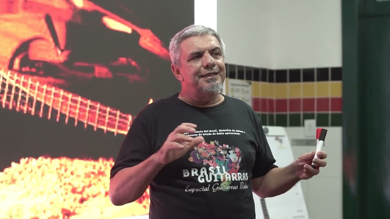 Oficina de Luthieria realizada na Escola Olodum no Brasil Guitarras em Salvador.