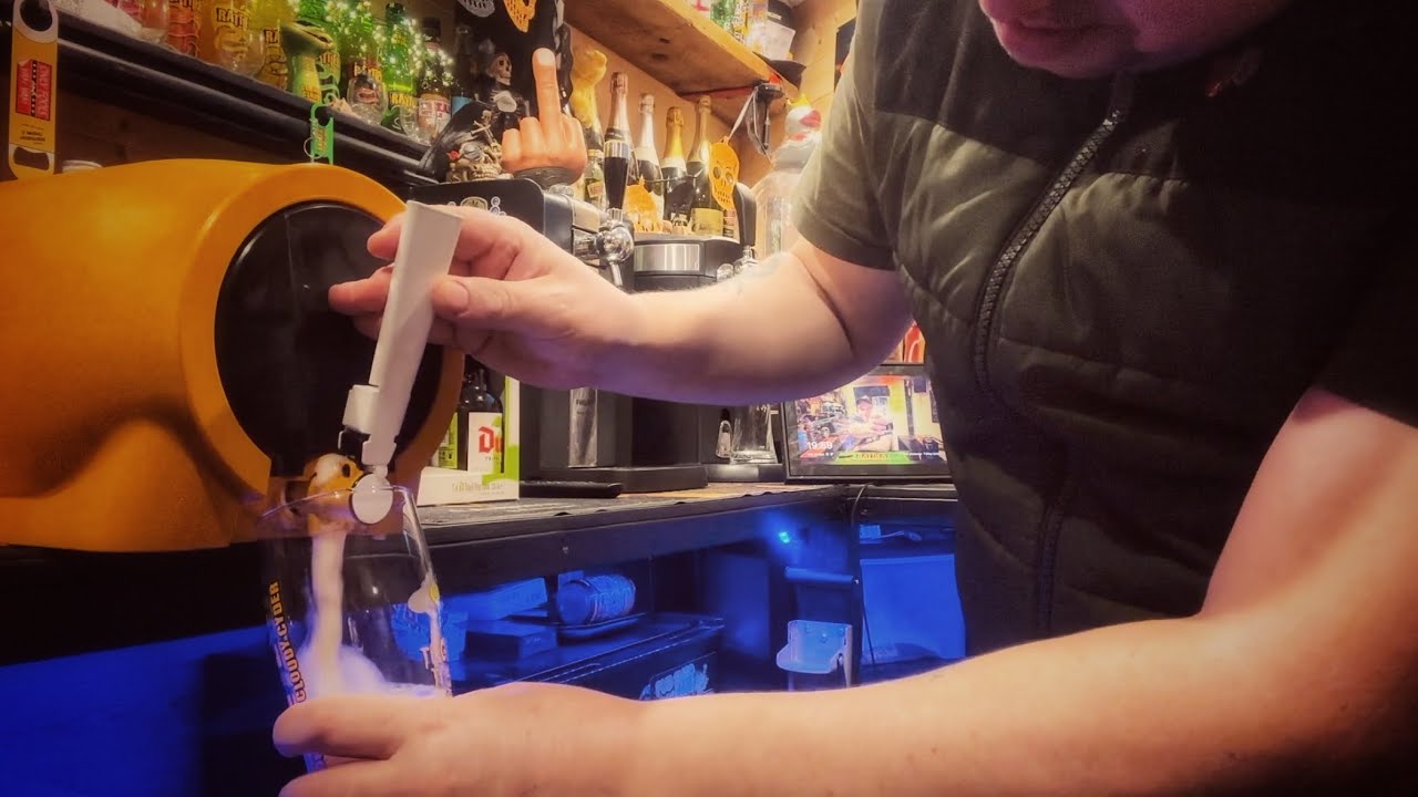 Pinter turbo cider first pour