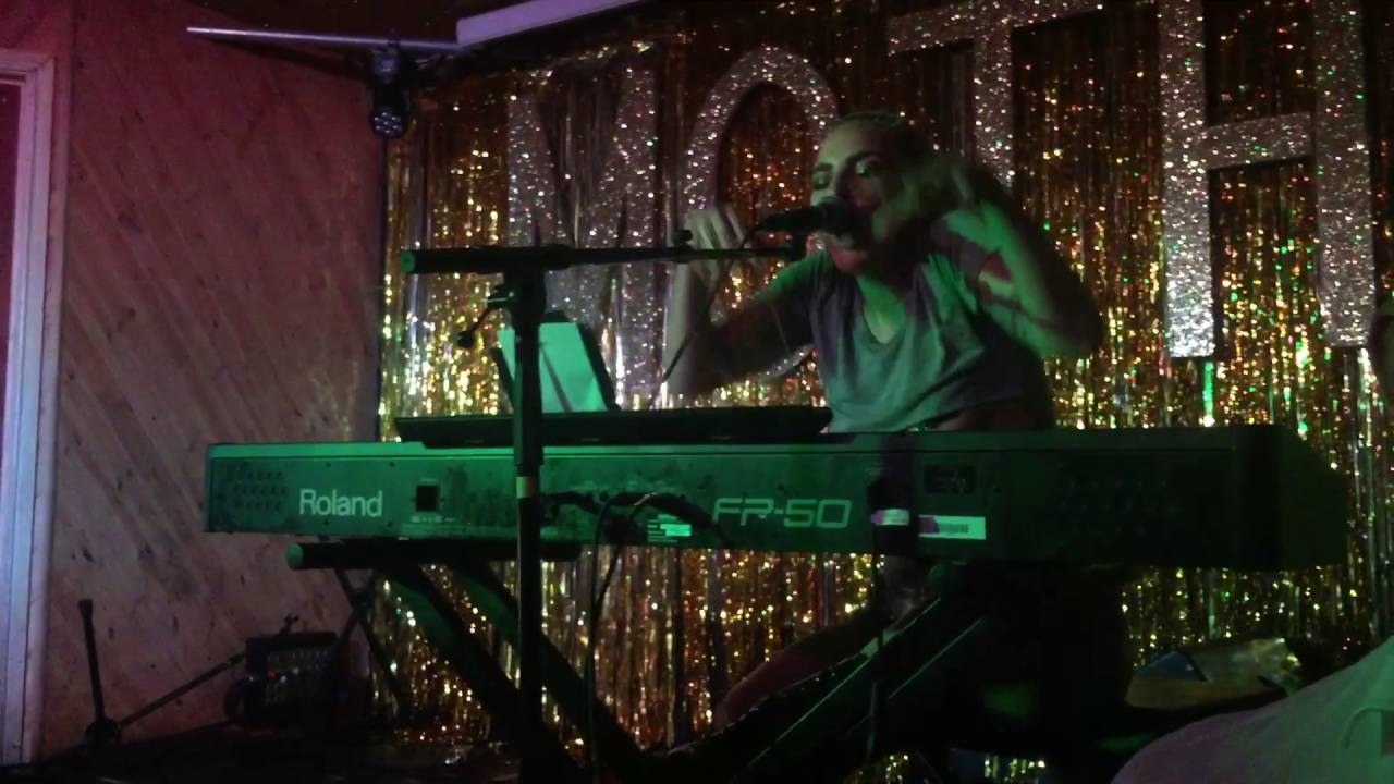 Lady Gaga 'Bad Romance' Live at The Moth 9/9/16