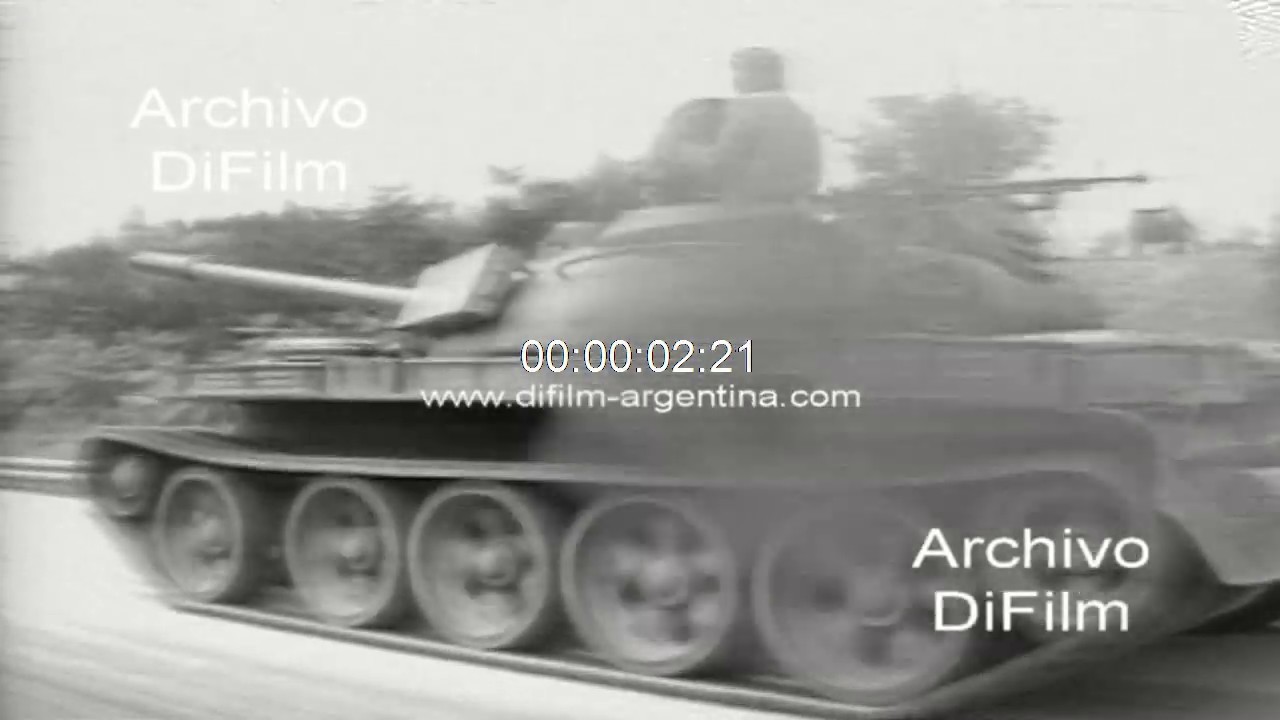 Vehiculos militares en ciudad de Novi Sad -  Zagreb - Yugoslavia 1991