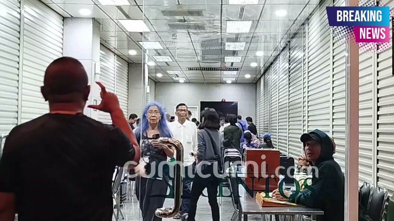 BREAKING NEWS! Suasana Rumah Duka Saat Prosesi Alm. Ray Sahetapy di Yasinkan