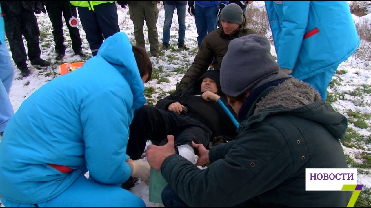 Авария под Южным: пассажирский автобус слетел в кювет