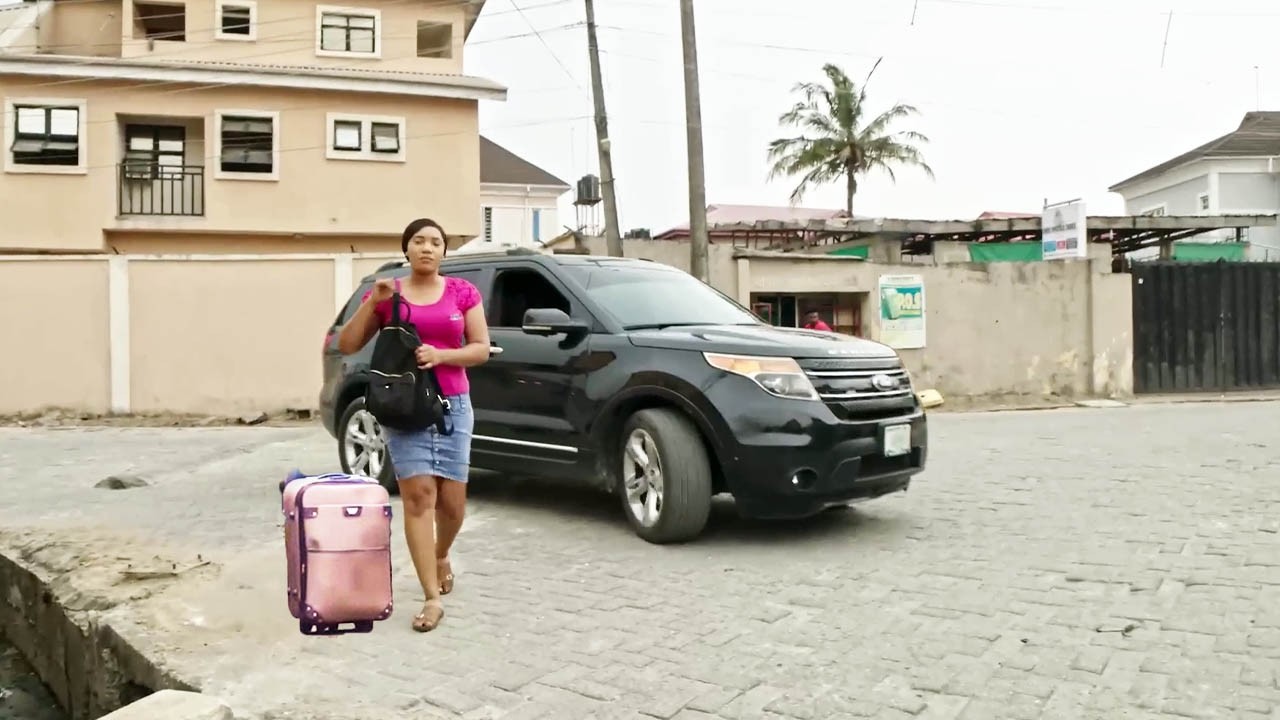 She Lost Everything & Became Homeless When A Rich Billionaire Saw Her On The Roadside /Movies