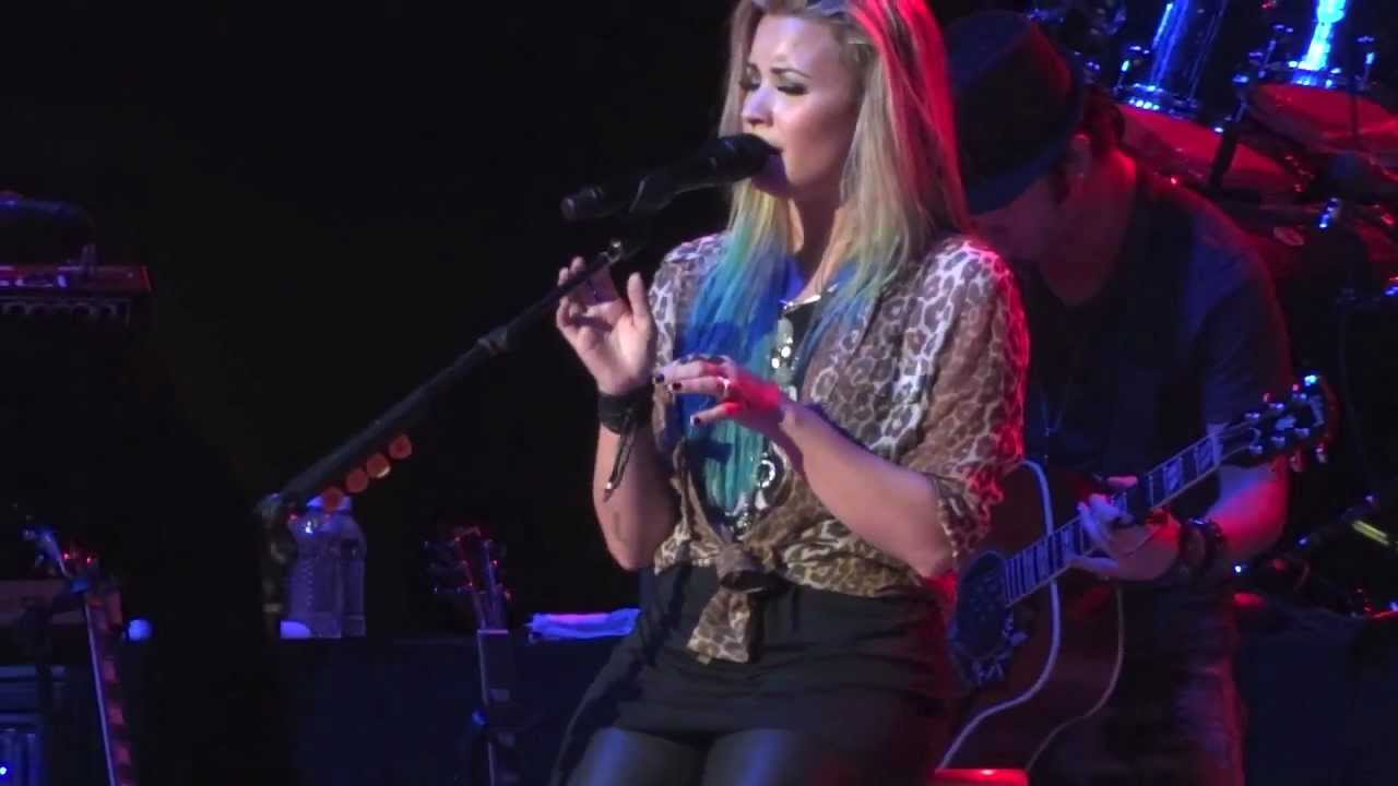 Demi Lovato HD - Fix a Heart - Springfield, Illinois - August 11, 2012