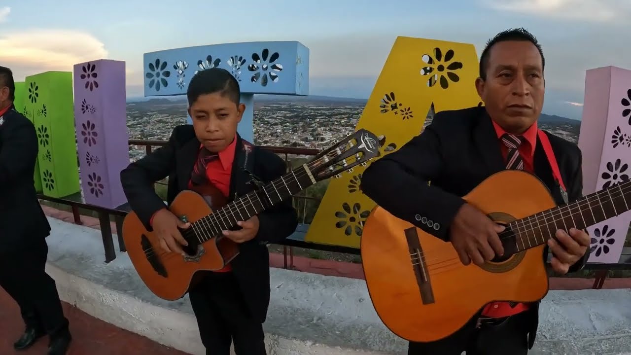 CONJUNTO AMADOS POR DIOS // MARCHARE EN LA DIVINA LUZ // MUSICA HERMOSA EN GUITARRAS