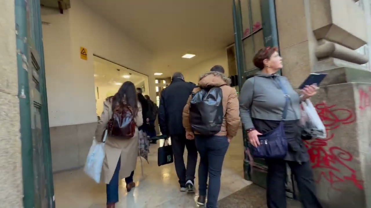 Arriving Porto São Bento Station, art gallery