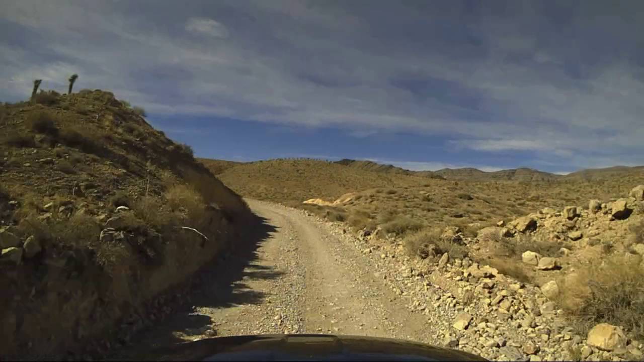 Drive to the Racetrack! Death Valley's Rough 4x4 Road to Roaming Rocks