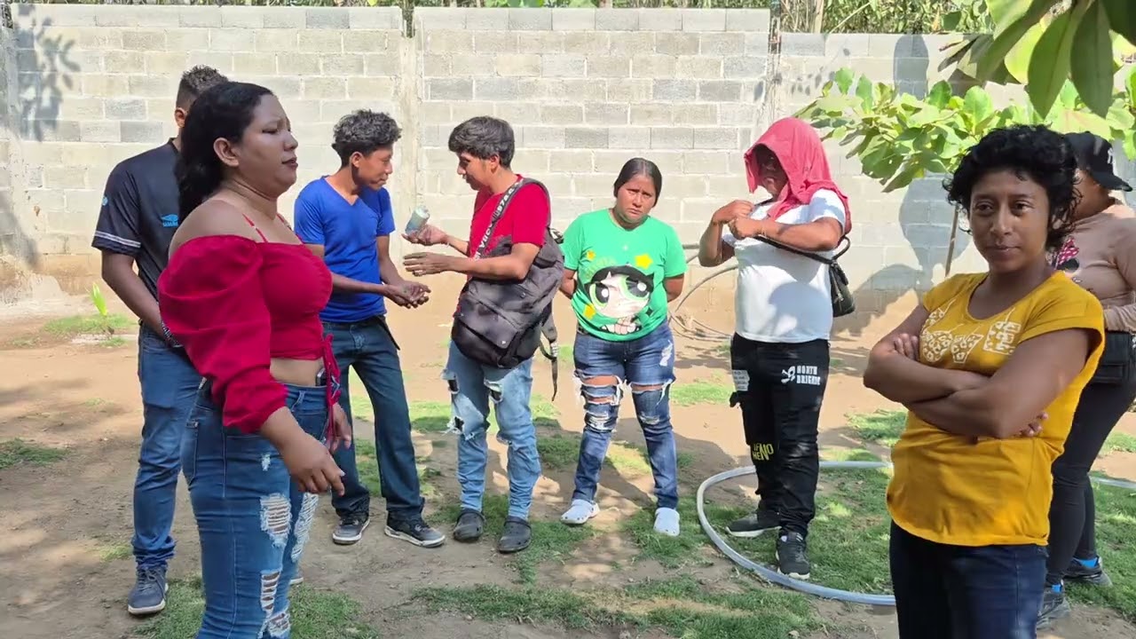 Uste le da la CUC4 y yo me quedo con el dinero de MARVIN le dijo KARINA a DOÑA VICKY 