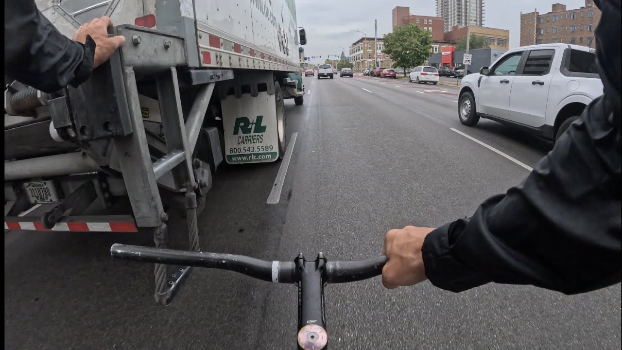 Rainy Day Delivery POV | Fixed Gear