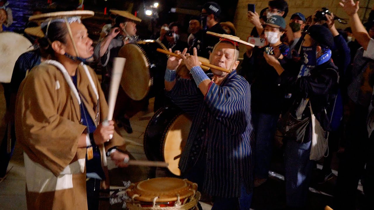 The Seppuku Pistols performed at Kachidoki Bridge, Tokyo. 切腹ピストルズ「隅田川道中」勝鬨橋即興演奏