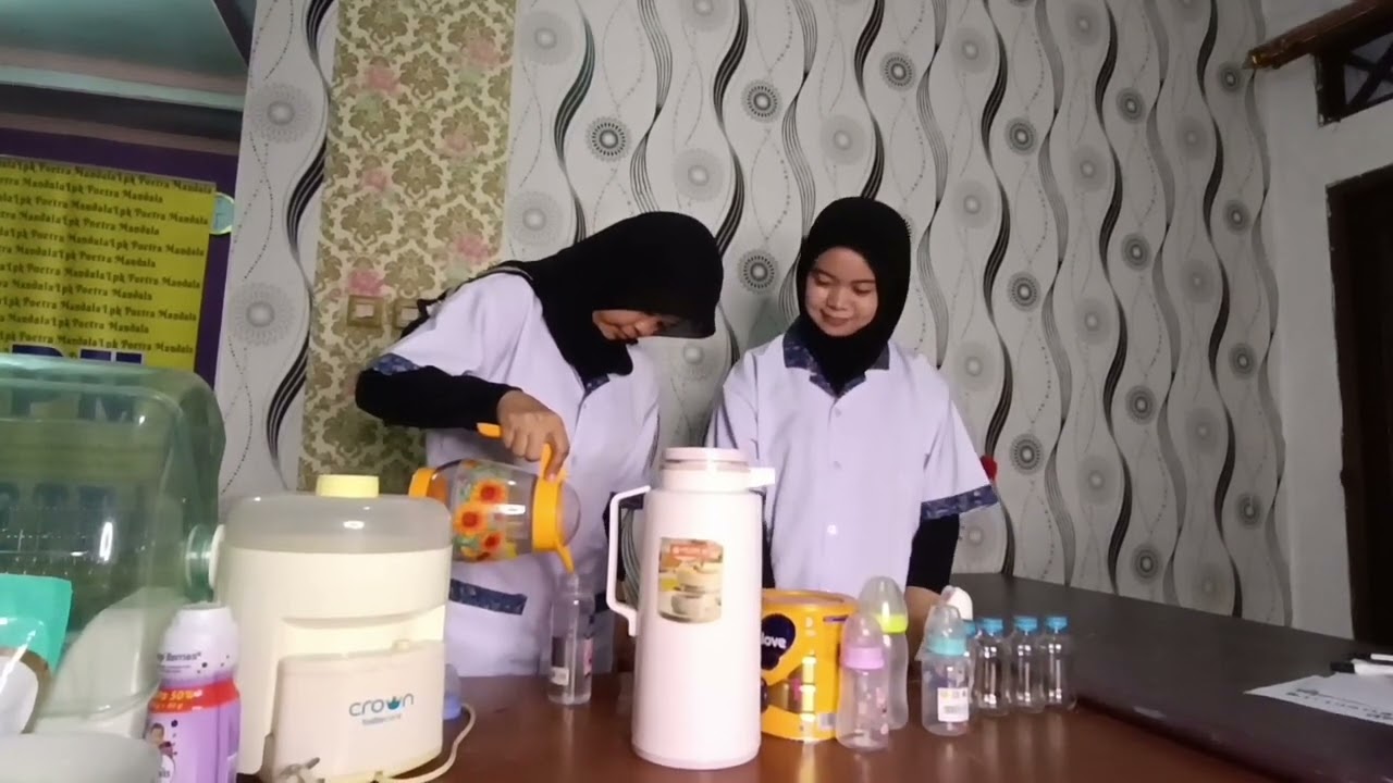 baby sitter praktek membuat susu formula