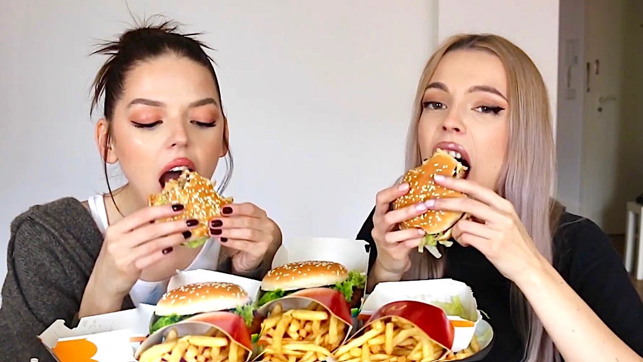 Fast erstickt beim McDonalds Mukbang 🥺 *babyblau I McDonalds Mukbang deutsch Big Mac and Fries