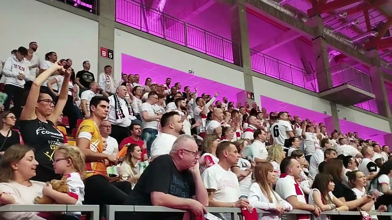 Kibice ŁKS u w Nysie podczas meczu z Rysicami