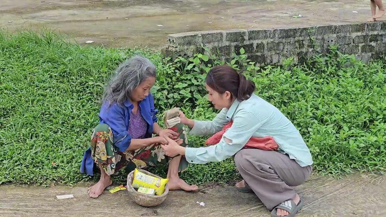 Give a beggar a large sum of money: why did the poor girl give a large sum of money to the beggar?