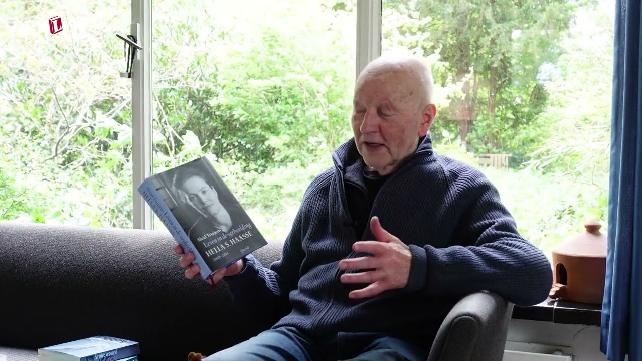 Maarten ''t Hart heeft de biografie over Hella Haasse gelezen