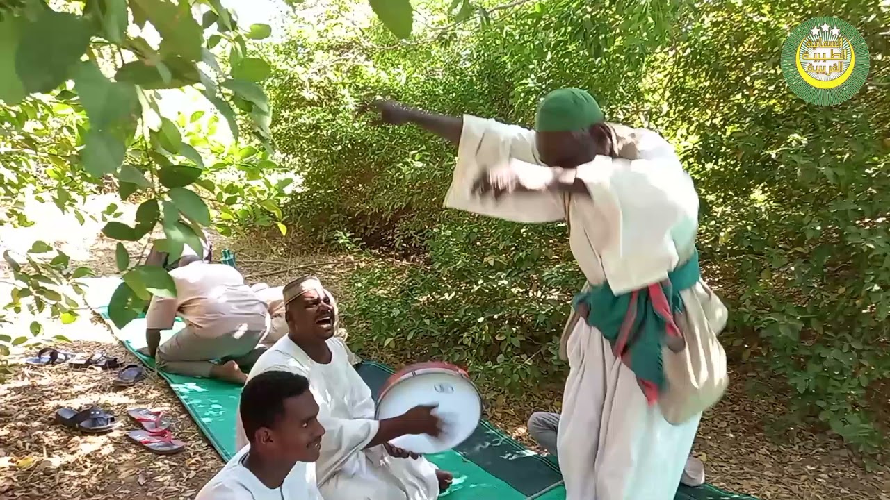 ناح القمري المادح خالد ود البحر الراوي الشيخ هاشم-ابناء الشيخ الشعراني في ضيافة السماني الحبوب بجيلي