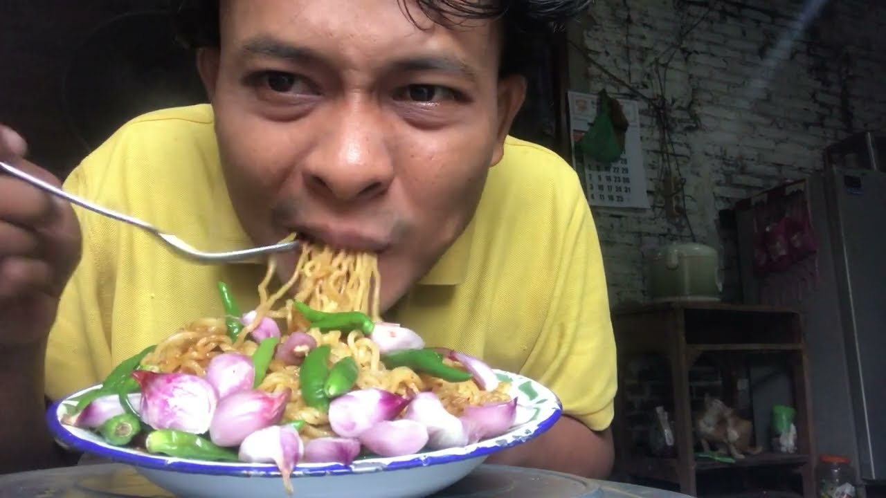 ANAK KAMPUNG MUKBANG CABE RAWIT BAWANG MERAH MI GORENG
