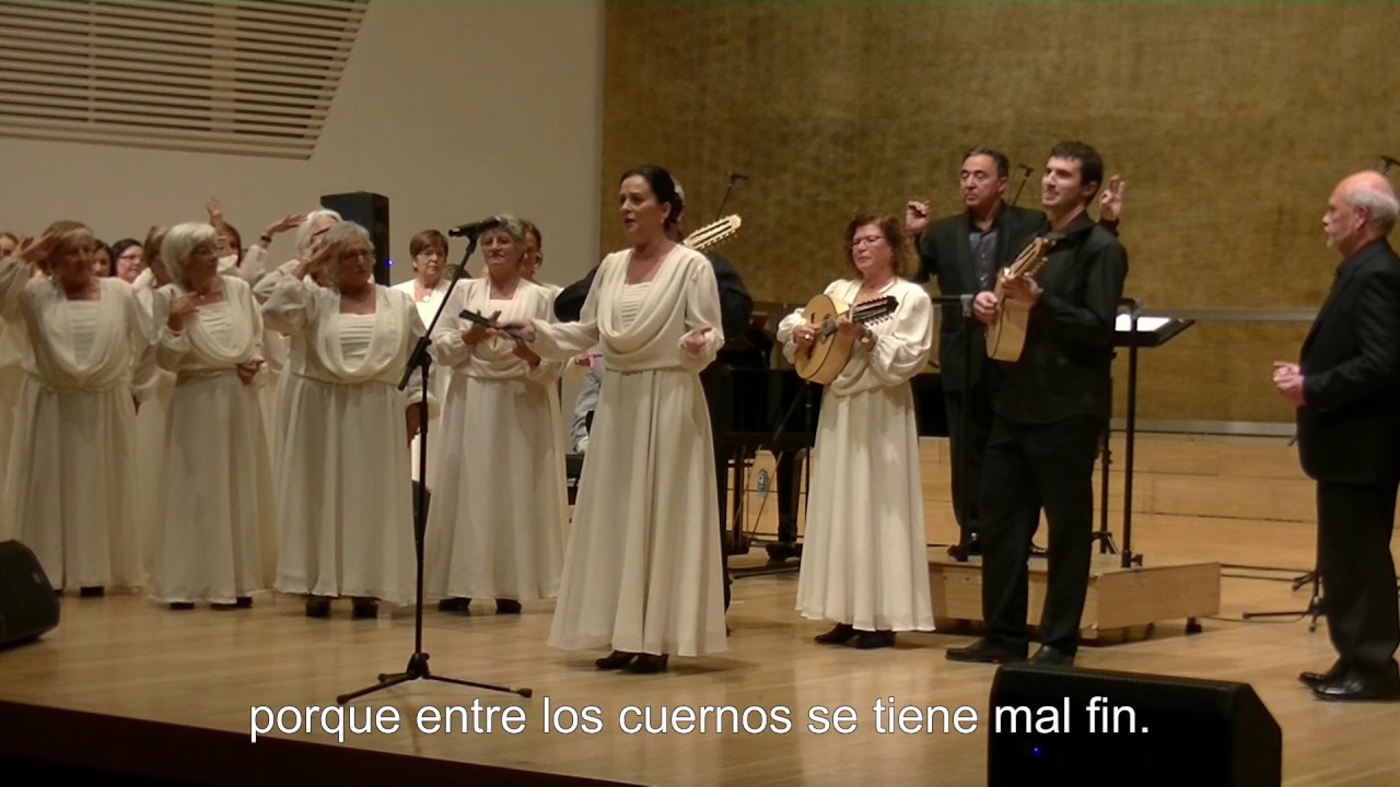Pasacalle de Chisperos. María Carras. Coral Tabaquera Alicantina.
