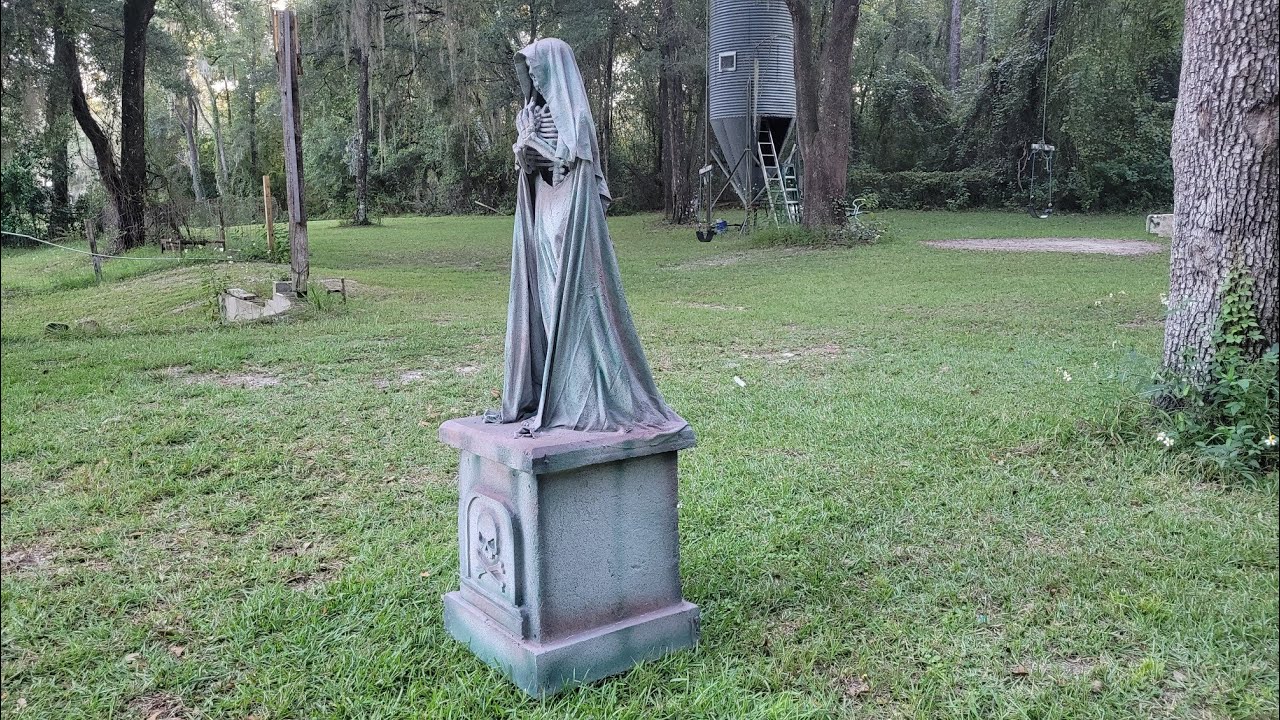 building a graveyard statue