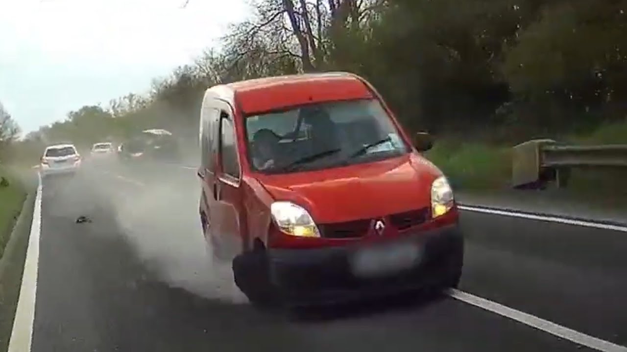 UK Dash Cam Crashes 2022 - accidents, bad driving & near misses