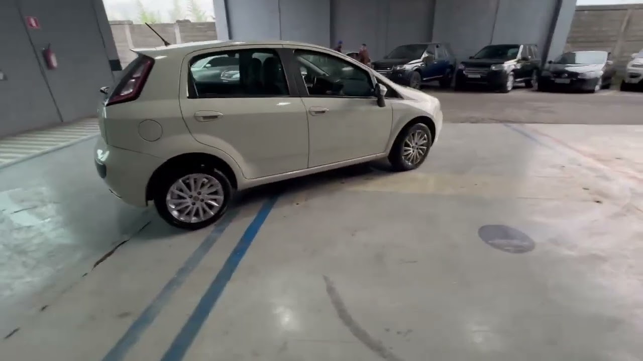 LEIL&Atilde;O PRIVADO FIAT PUNTO ESSENCE 1.6 FLEX 16V 5P 2016