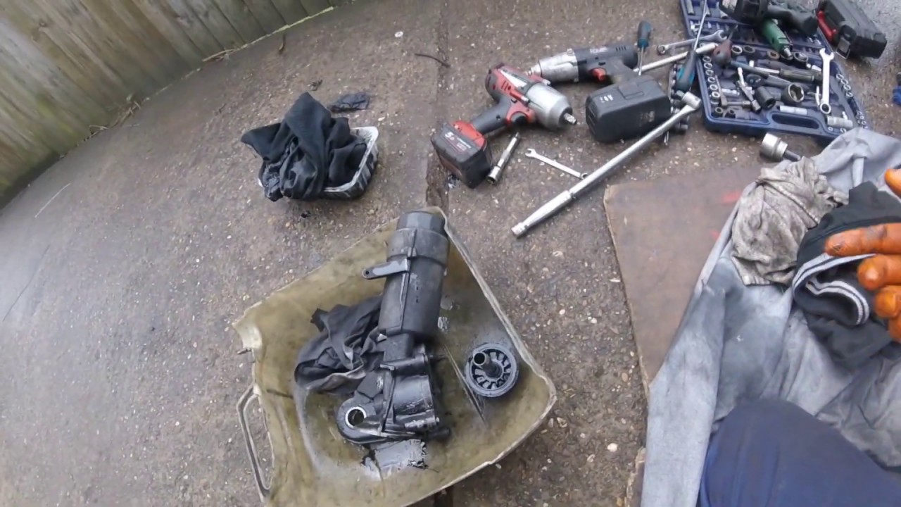 Oil leakage from the body of the VW Crafter 2.5 cooler / Утечка масла с корпуса кулера VW Crafter