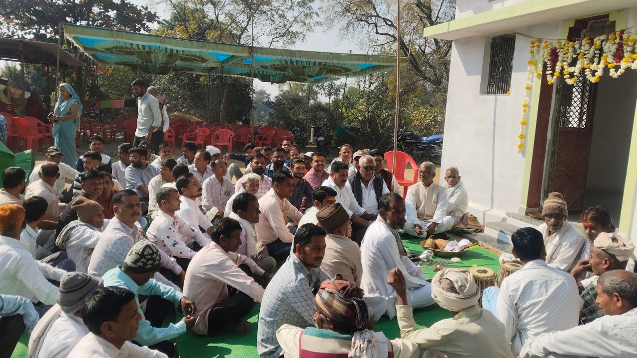 #नारनिया #चांदरवाडा  गांव के प्राचीन धूणी के नेजा को वाद्य यंत्रों बजाकर पूजा अर्चना कर चढ़ाया गया 