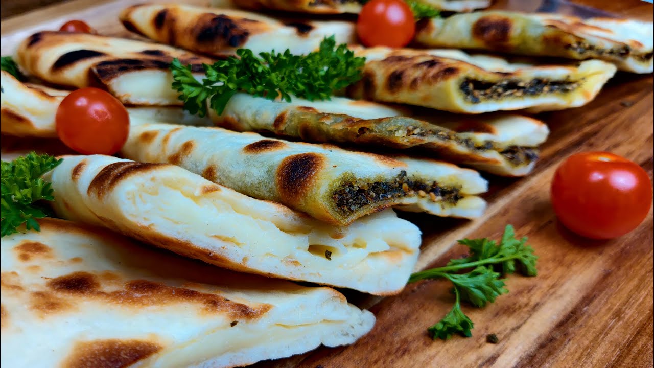 مناقيش جبن و مناقيش زعتر بالمقلاة - طيبة و طرية