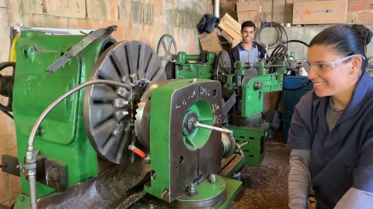 Os indianos que fazem coroa e pinhão de caminhão fazem chover no Brasil !