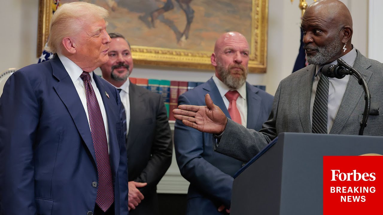 Легенда &laquo;Джайентс&raquo; Лоуренс Тейлор присоединился к Трампу, чтобы объявить о возвращении президентс...