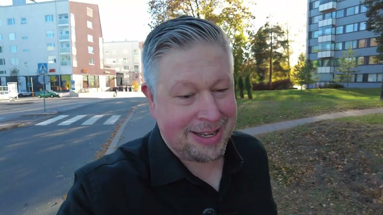 Kävely: Kanneltie 6 - Kannelmäen ostarin seutu ja Kannelmäen kirkon kautta takaisin Kanneltielle