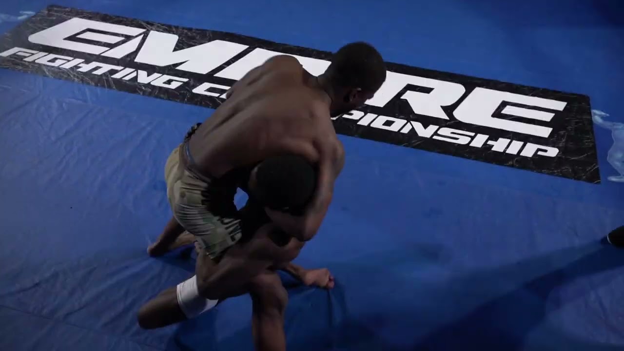 EMPIRE FIGHTING CHAMPIONSHIP 16   Simeon Holt Vs Luc Mazur