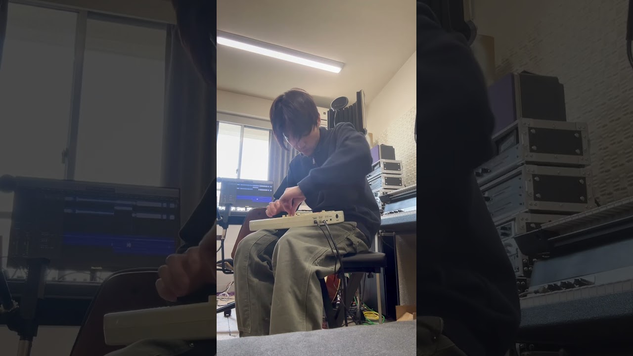 OMNICHORD OM-108 in hardware techno live setup?! #omnichord #om108 #liveset #tillyawuh #shorts