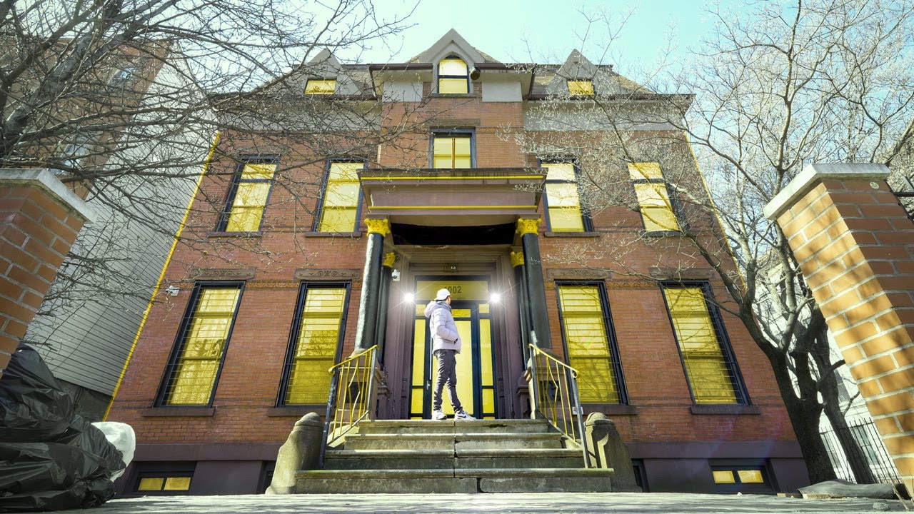 This Luxury NYC Mansion Only Costs $1,500… Why?