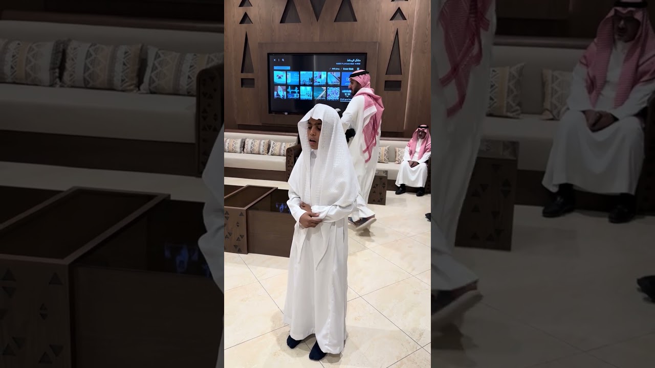 الأمير فيصل بن خالد في زيارة جامع الملك خالد بمدينة الرياض 