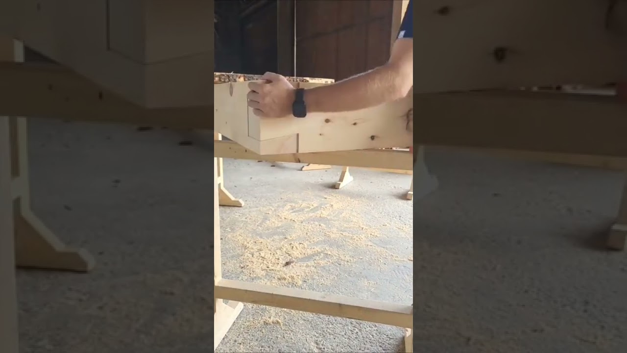 Balkenbett  mit Schwalbenschwanzverbindung