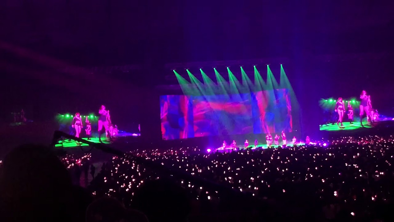 Whistle | BLACKPINK | World Tour In Your Area | Tokyo Dome Japan 2019 | 191204