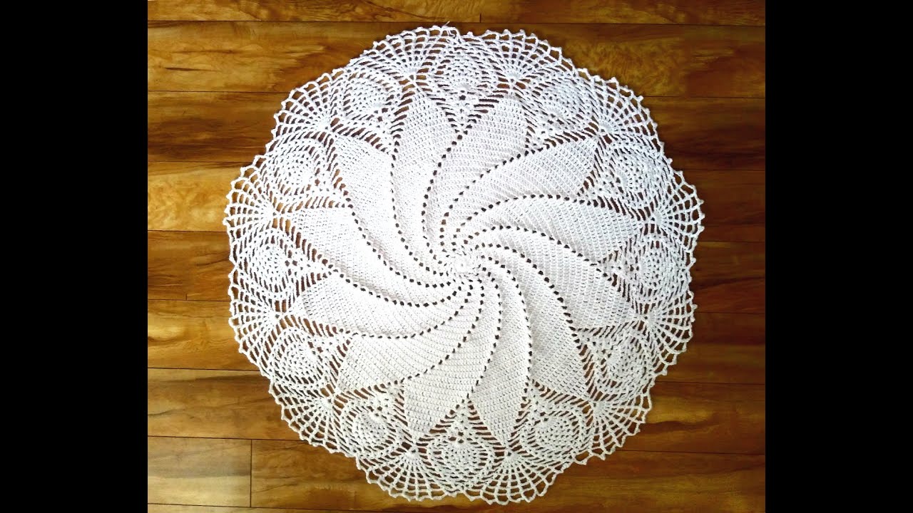 crochet table mat #8 /table  runner/ crochet pineapple doily