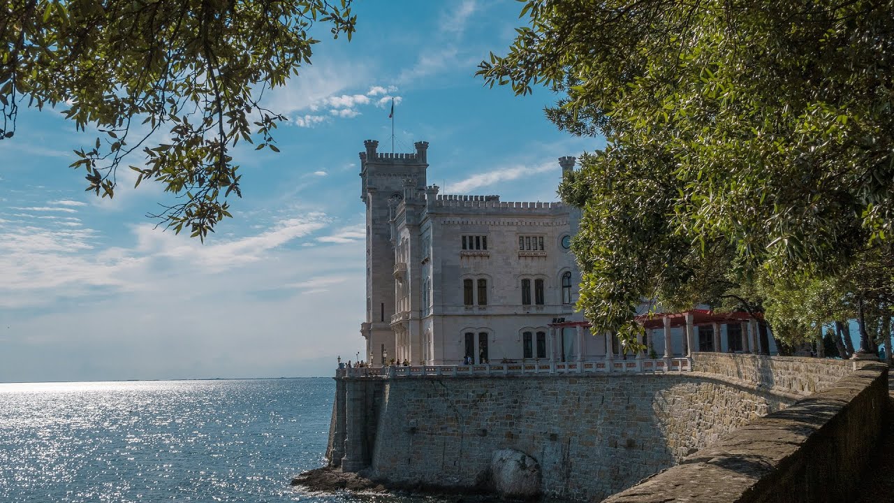 Happy Music | Classical Music | Nature Walk | Castle Area