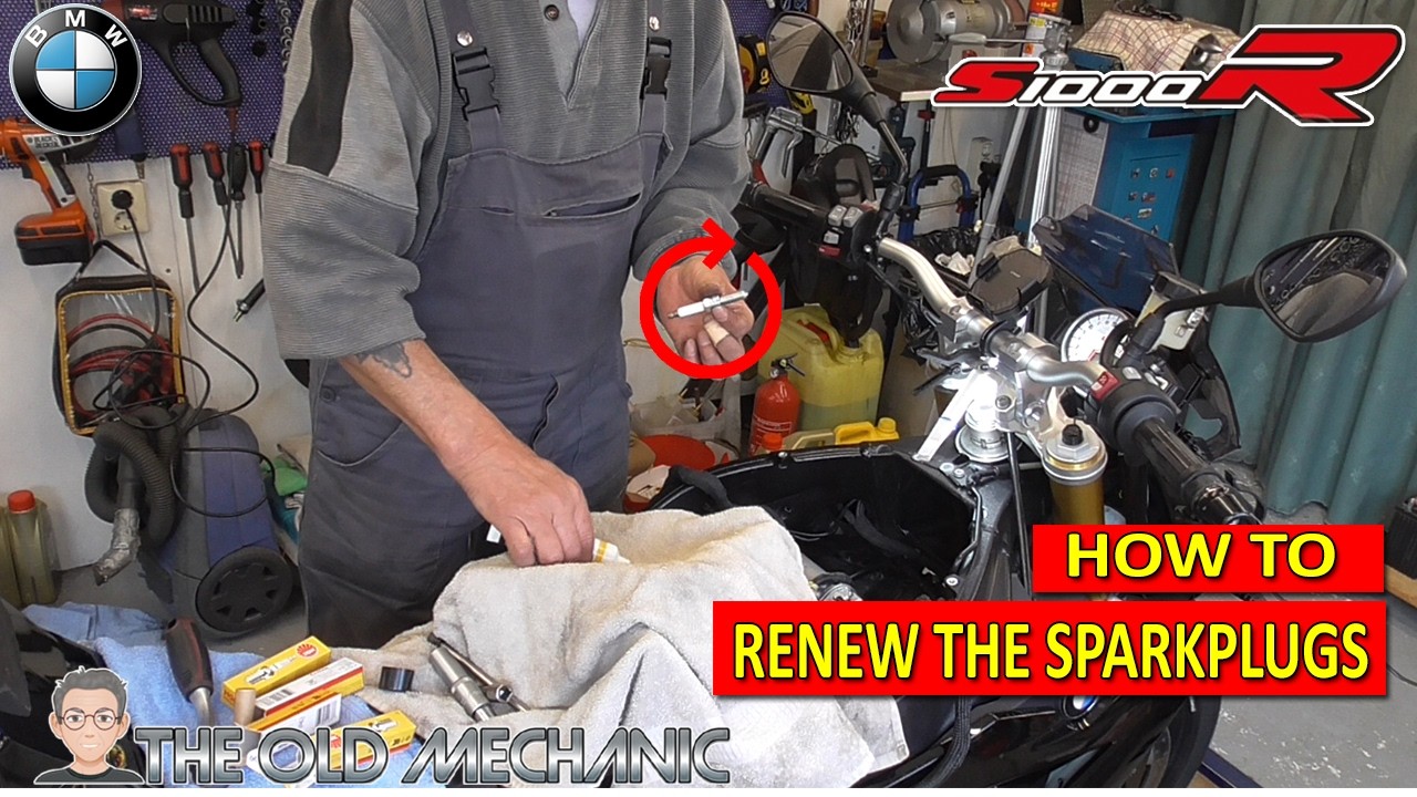 ⚠️ BMW S1000R.. CHANGING THE SPARKPLUGS... IS THAT EASY ?  THE OLD MECHANIC SHOW IT TO YOU ⚠️