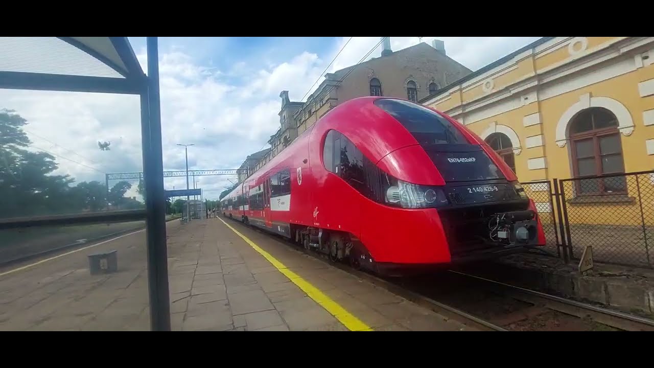 Odjazd pociągu EN76 052c ELF POLREGIO ze stacji PKP Aleksandr&oacute;w kujawski