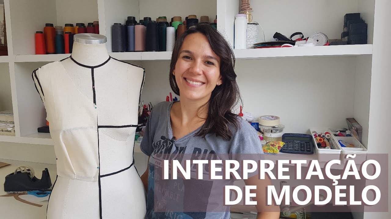 Interpretação de modelo: Prega, decote em V e alça