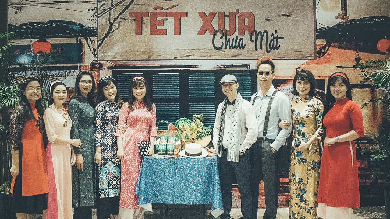 Tết Miền Tây 1992. Múa Lân Đốt Pháo. Trẻ con xum xoe quần áo mới. Người lớn cắn hạt dưa...