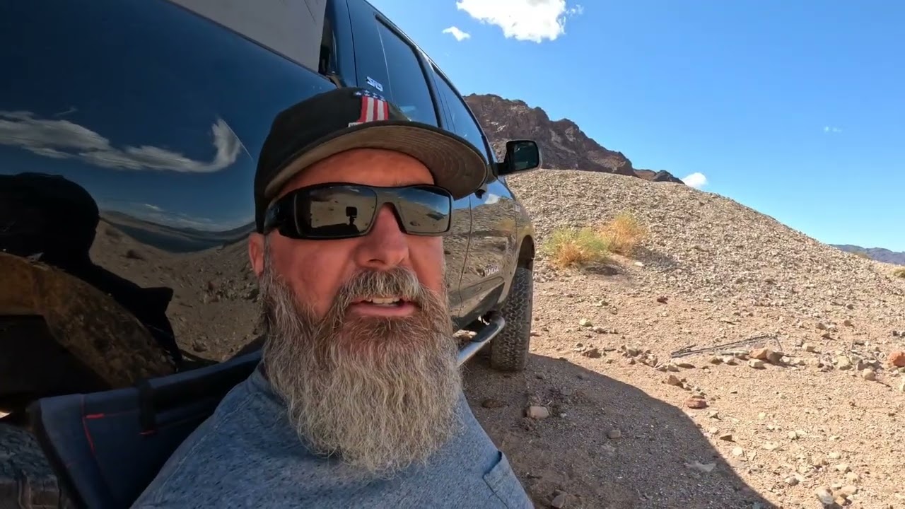 Импровизированный нудистский пляж. Ночёвка в Кингман-Уош.